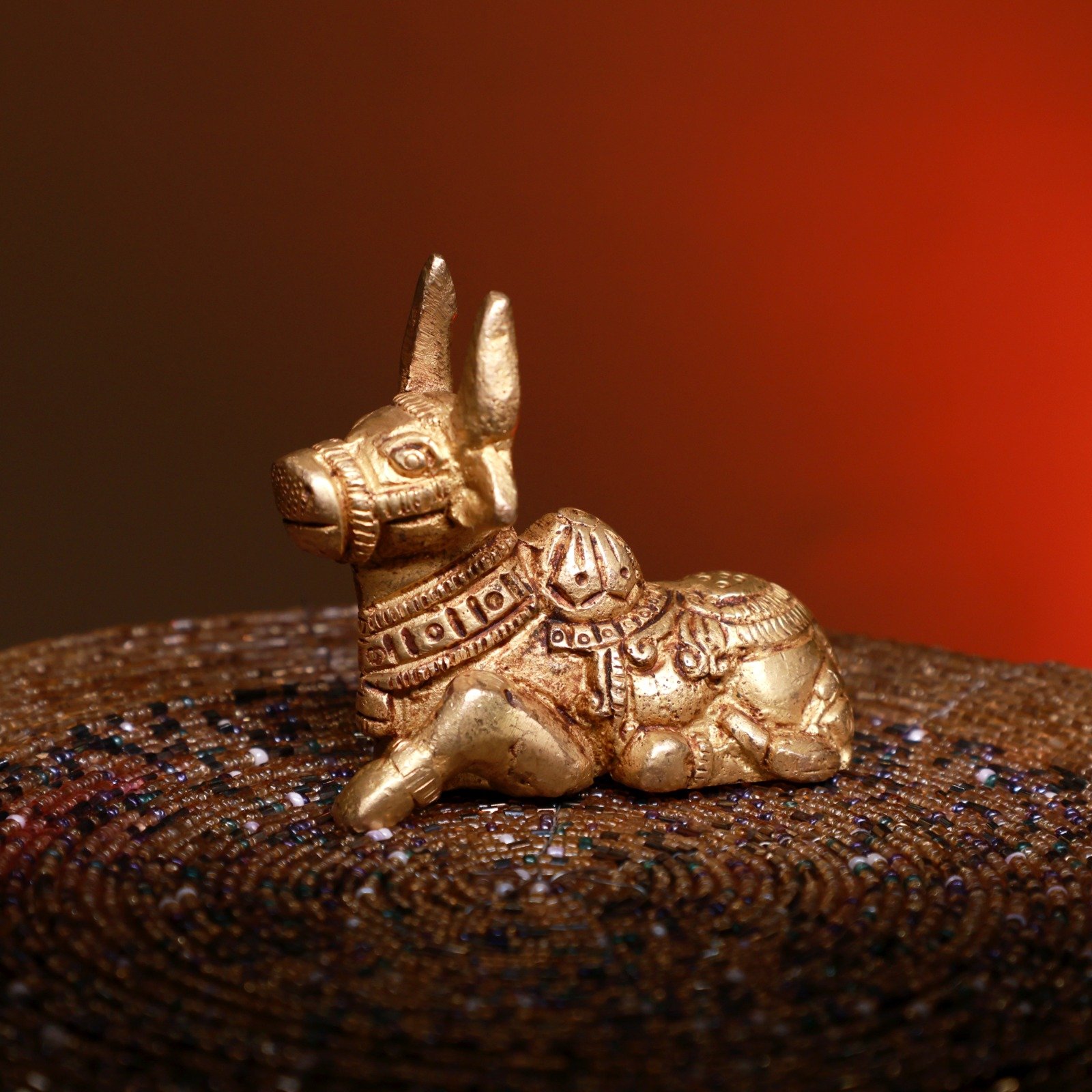 Handcrafted Brass Nandi Idol: Elegant Spiritual Home Décor Gift