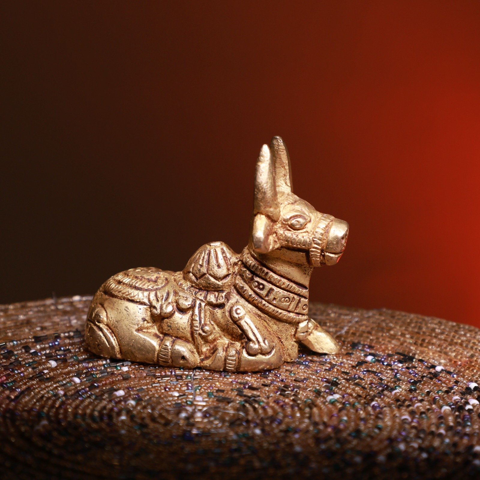 Handcrafted Brass Nandi Idol: Elegant Spiritual Home Décor Gift - Image 2